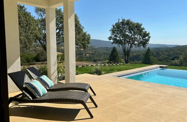 Glen Ellen Oasis With Stunning Views