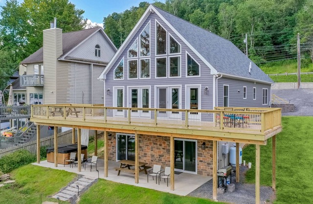 Glencoe | Lakefront + Private Dock, 1 mi to Shops