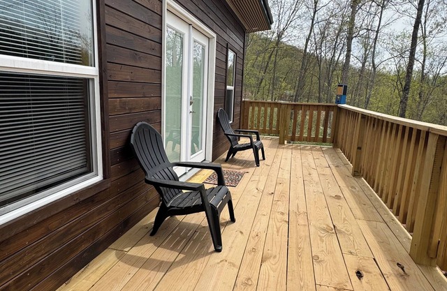 Glenville's Rustic Charm