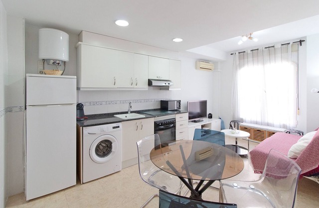 Global Properties: Practical flat very close to the sea in Puerto Sagunto