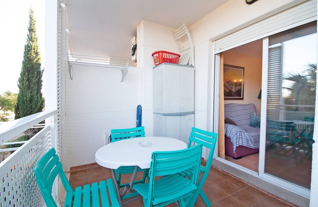 Global Properties: Apartment with pool on Corinto beach