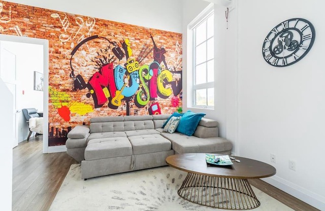GLOBALSTAY . Grand 2Br Dundurn Loft Parking. Gym
