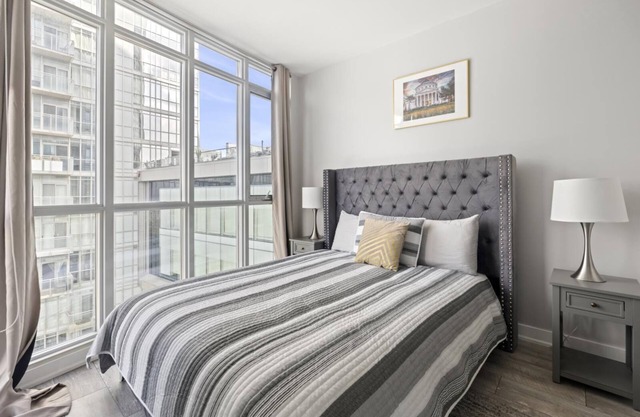 GLOBALSTAY. High Floor in Downtown Toronto 1bd+den