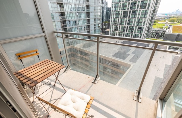 GLOBALSTAY. Marine Dream in Downtown 1 Bedroom + Den