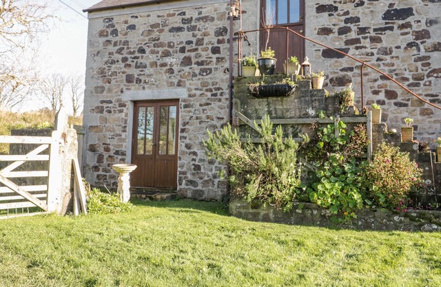 GLUVIAS, pet friendly, character holiday cottage in Quintrell Downs