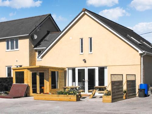 Glynogwr Lodge