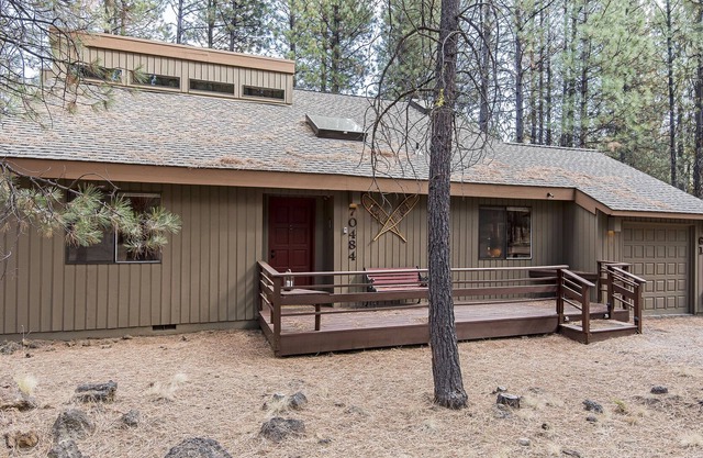 GM #132 Charming Three Bedroom on GM #7, Close to Glaze Meadow Recreation