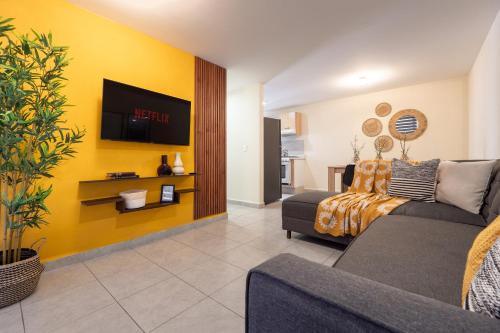GNP y AICM Casa Kasti