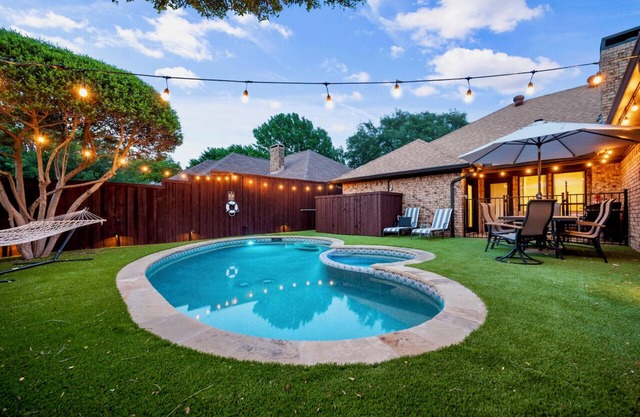 Go-Karts and Broomsticks, Heated pool and spa!