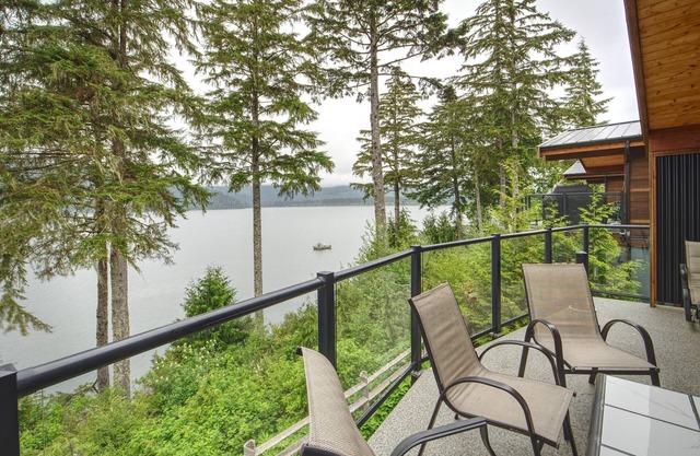 Going Coastal A+B, oceanfront view, pet friendly sleep a total of up to 10
