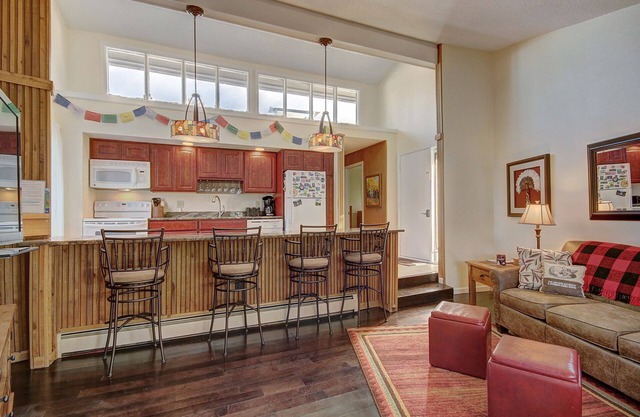 Gold Camp 2 bedroom. 2 bath, sleeps 7