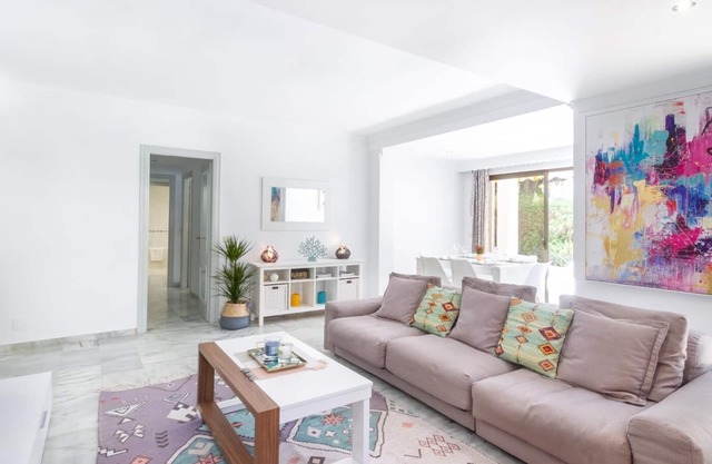 Golden Beach. Beautiful sd-house, 3bd, pools.