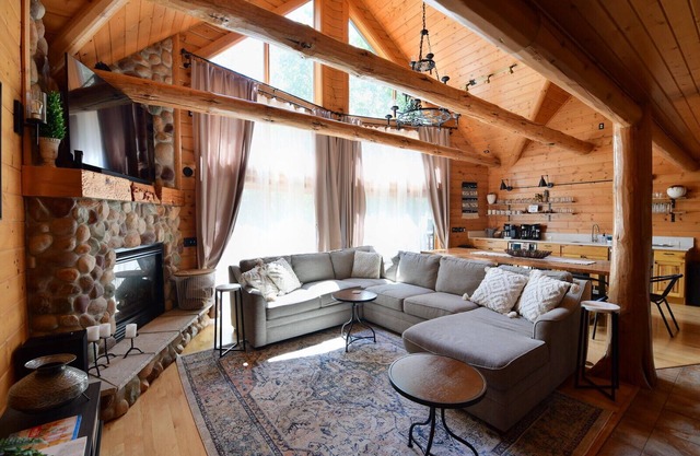 Golden Bear Lodge Near Ho Chuck Casino