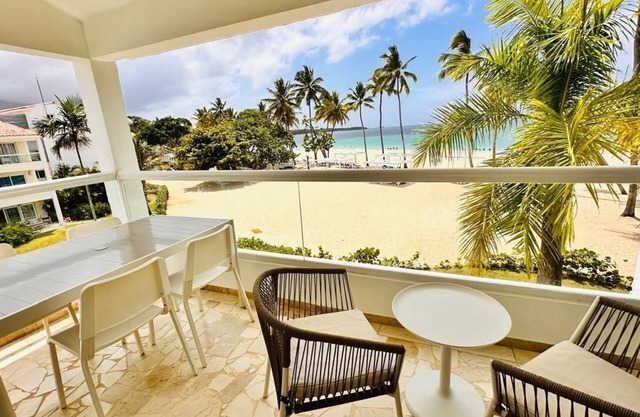 Golden Sands Beachfront 3-bed Penthouse @ Emotions