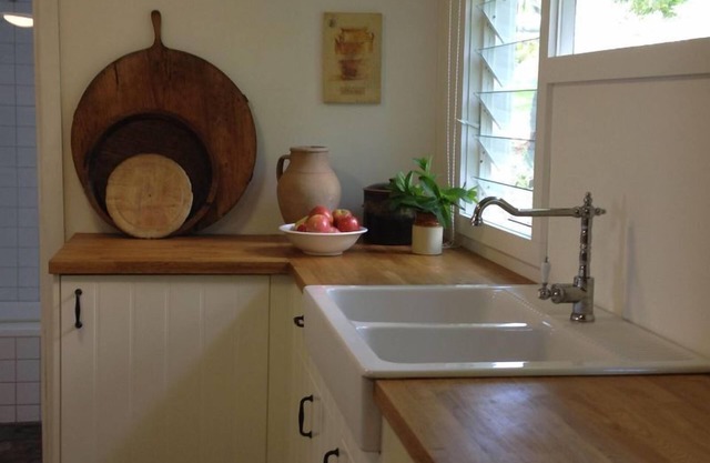 Goldfields Cottage- in historic town