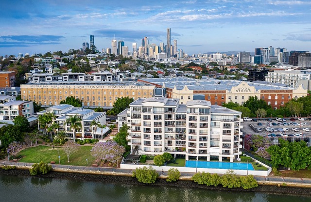 Goldsborough Place Apartments