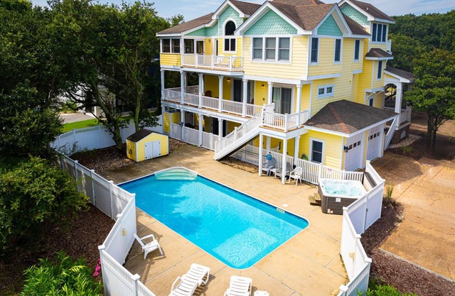 Golf Cart Friendly, Pool, Game Room & Resort Perks