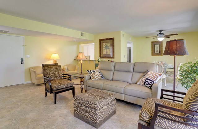 Golf Course Condo w/Patio in Cathedral City!