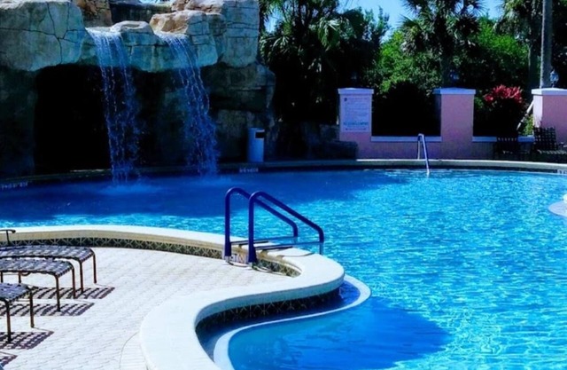 Golf Course Retreat w/Water Views, 2 minutes away from Spanish Springs Square