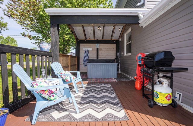 Golfer's Haven! 3-bdrm cottage with modern comforts in a quaint fishing village