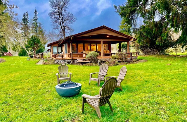 Golfer’s Getaway Cabin on Historic Golf Course