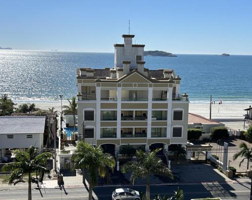 Golfinhos Apart hotel - apto térreo na praia com café da manhã!