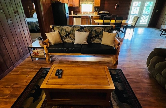 Gone Fishing Cabin (Hocking Hills/Private Pool)