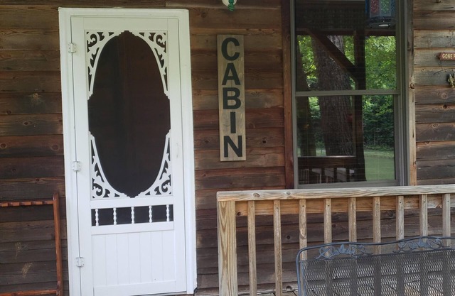 Gone Fishing Cabin & Zipline Retreat
