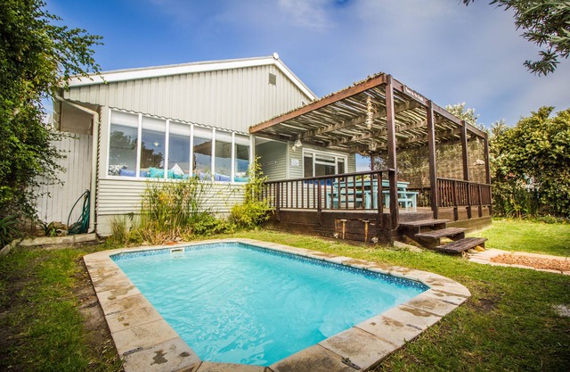 Gone to the Beach Villa for 9 guests 50 m from beach in Scarborough, Cape Town