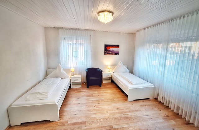 Good prices Good travel, 4 bedrooms and 2 bathrooms on 130sqm