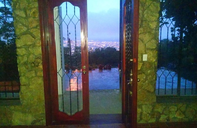 GOOD VIEW SWIMMING POOL AND NATURE