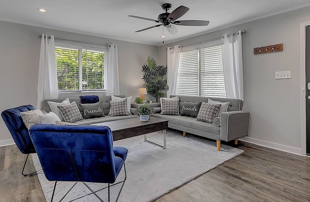 GoodKarma Rentals -Mary's Hideaway!Marietta Square Entire House ,Clean,Close ml
