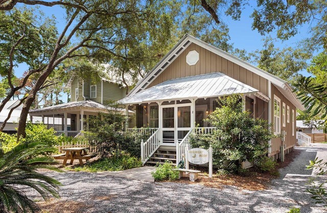Goodnight Moon - Newly Renovated 30A Cottage in Historic Grayton Beach!