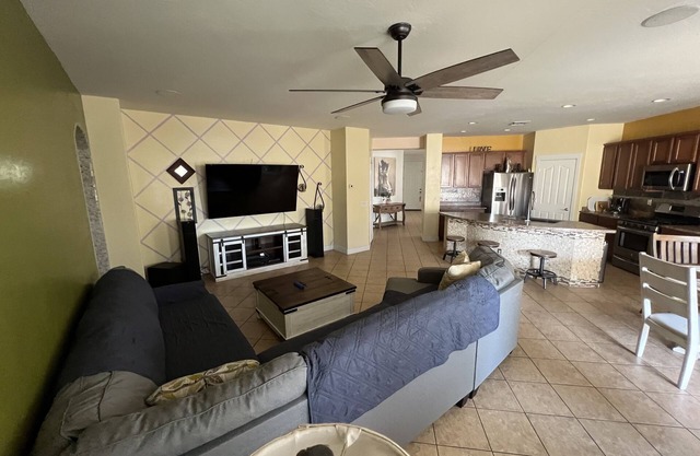 Goodyear Spring Training/Indians & Reds Stadium 5m away!