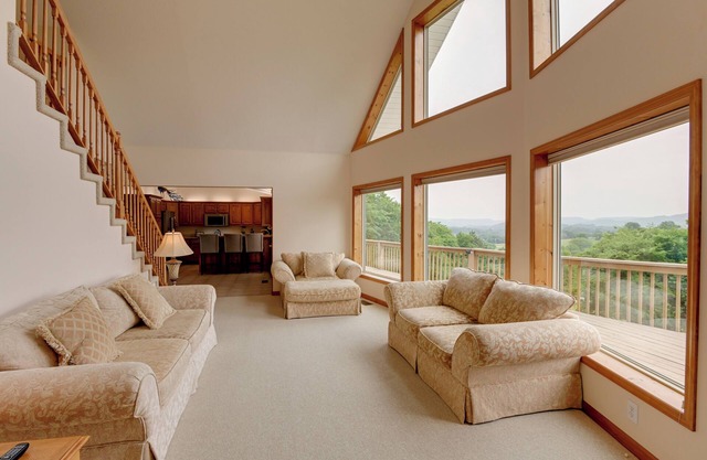 Gordonsville Retreat: Deck w/Spectacular Views!