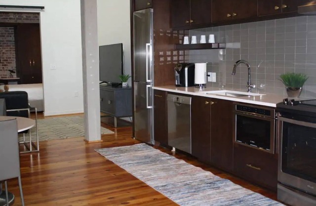 GORGEOUS 1 BR on MAIN #2
