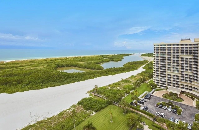 Gorgeous 17th fl sunsets @ South Seas 2BR/2BA NEW mattresses updated furnishings