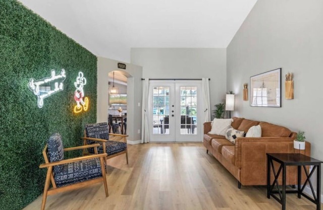 Gorgeous 4 Bedroom Home Near Disney w/Private Pool