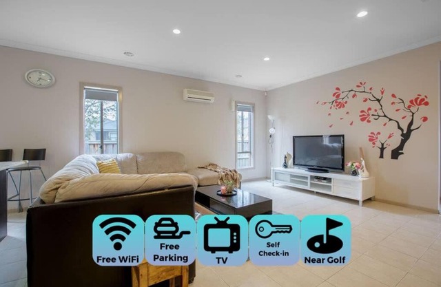 Gorgeous 4BR home in Point Cook