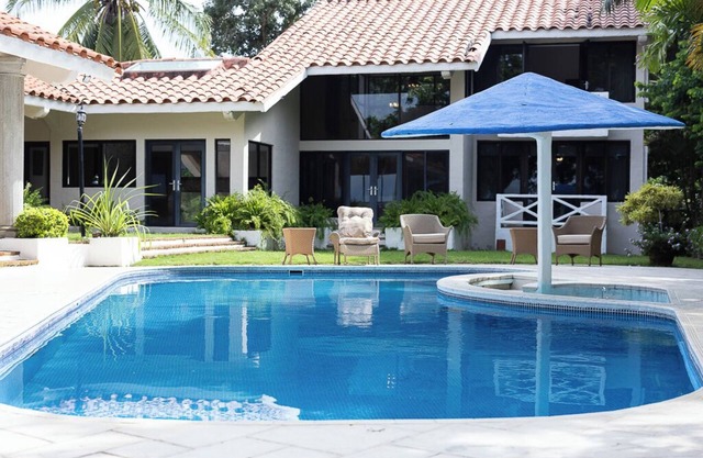 Gorgeous 5 bedroom Villa with Beach front and Private Pool