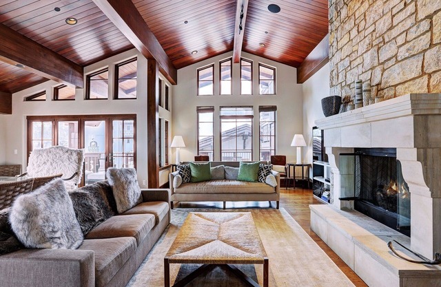 Gorgeous 5 Bedroom Private Chalet in Vail Village by RedAwning - Save 20% on 7+ Nights!