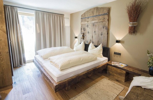 Gorgeous Apartment Close to Ski Lifts with Wi-Fi, Parking and Garden