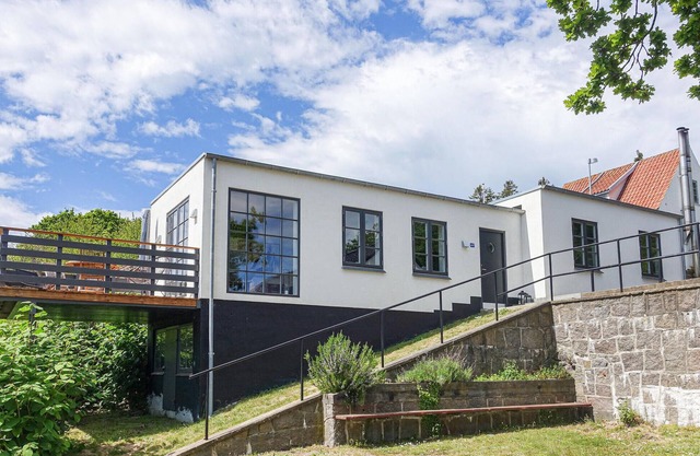Gorgeous apartment in Allinge with WiFi