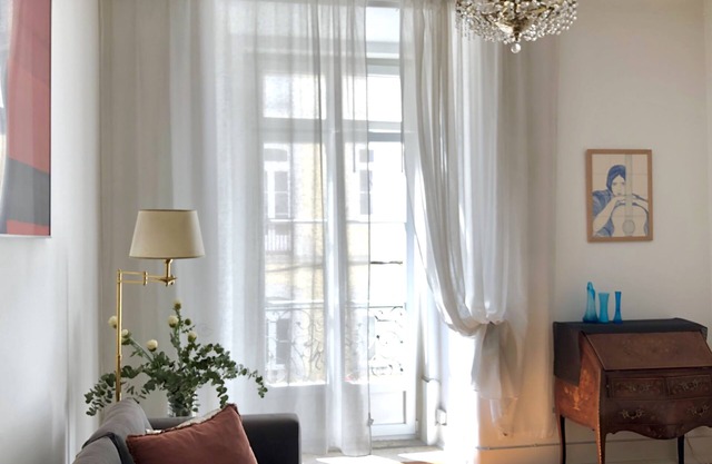 Gorgeous Apartment in Fabulous Location.