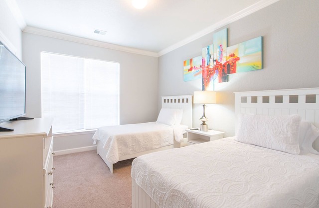 Gorgeous Award Winning Renovated Condo Near Disney And Universal Studios