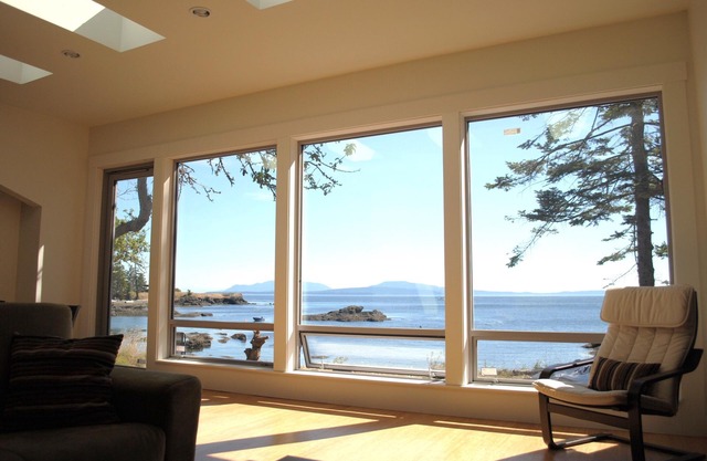 Gorgeous Cottage on Low Bank Beachfront near Brooks Point, Watch Whales!