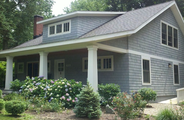Gorgeous Cottage on private ravine just steps from Lake Michigan