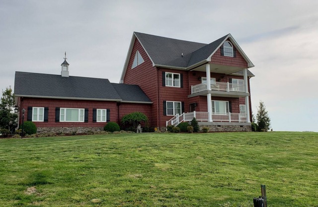 Gorgeous country view farm house.