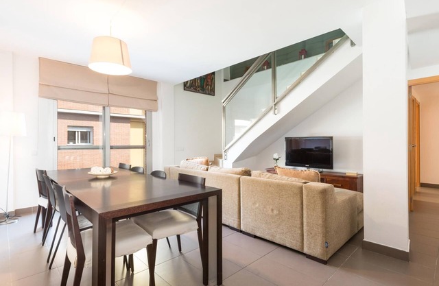 Gorgeous duplex apartment with balcony and terrace well connected to BCN 223