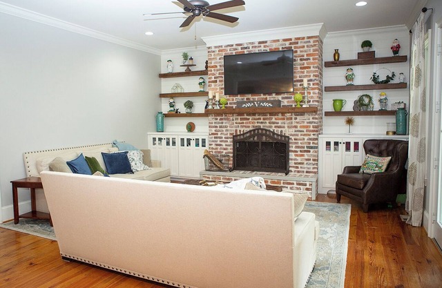 Gorgeous Executive Masters Rental In Exclusive Champions Retreat
